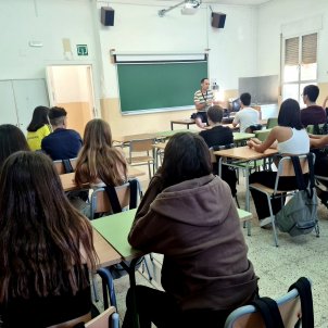 Educació incorpora a 3.566 nuevos profesores este lunes por la reducción de una hora lectiva docente