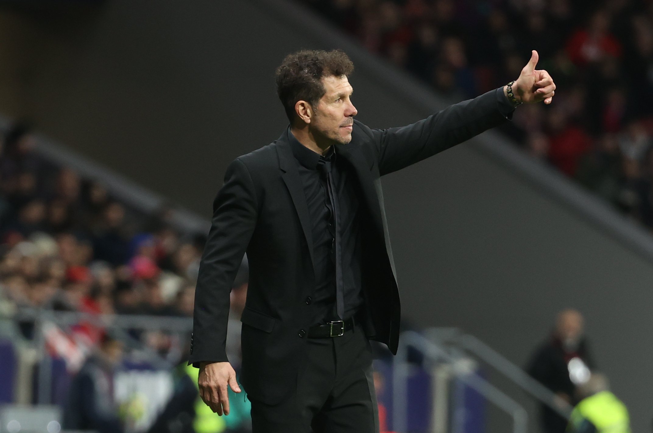Simeone le abre la puerta del Atlético si decide salir del Barça (o lo echan)