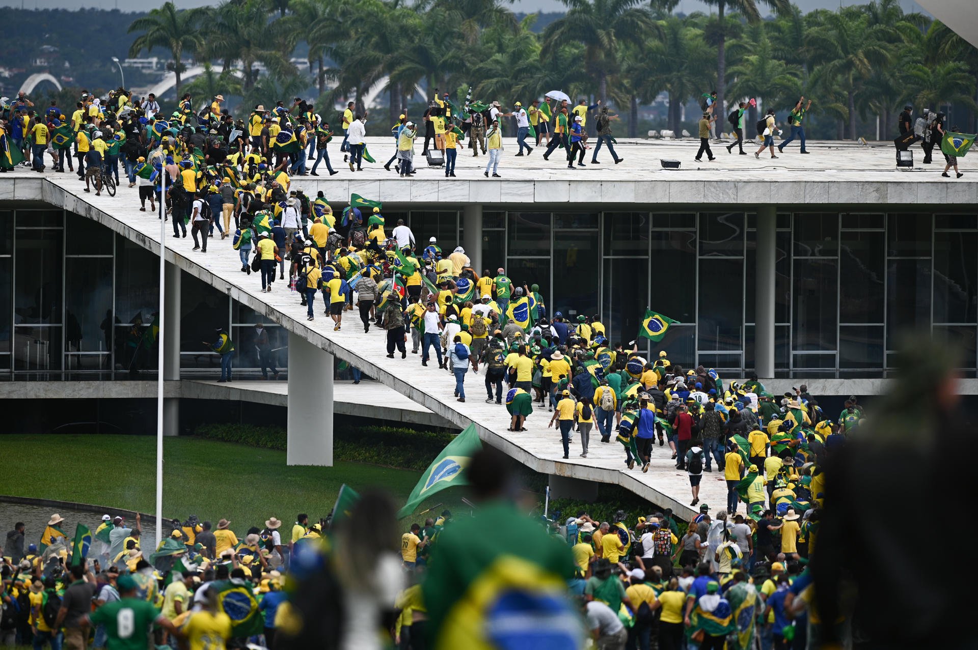 Bolsonaristas invaden el Palacio Presidencial, las Cortes y el Supremo de Brasil