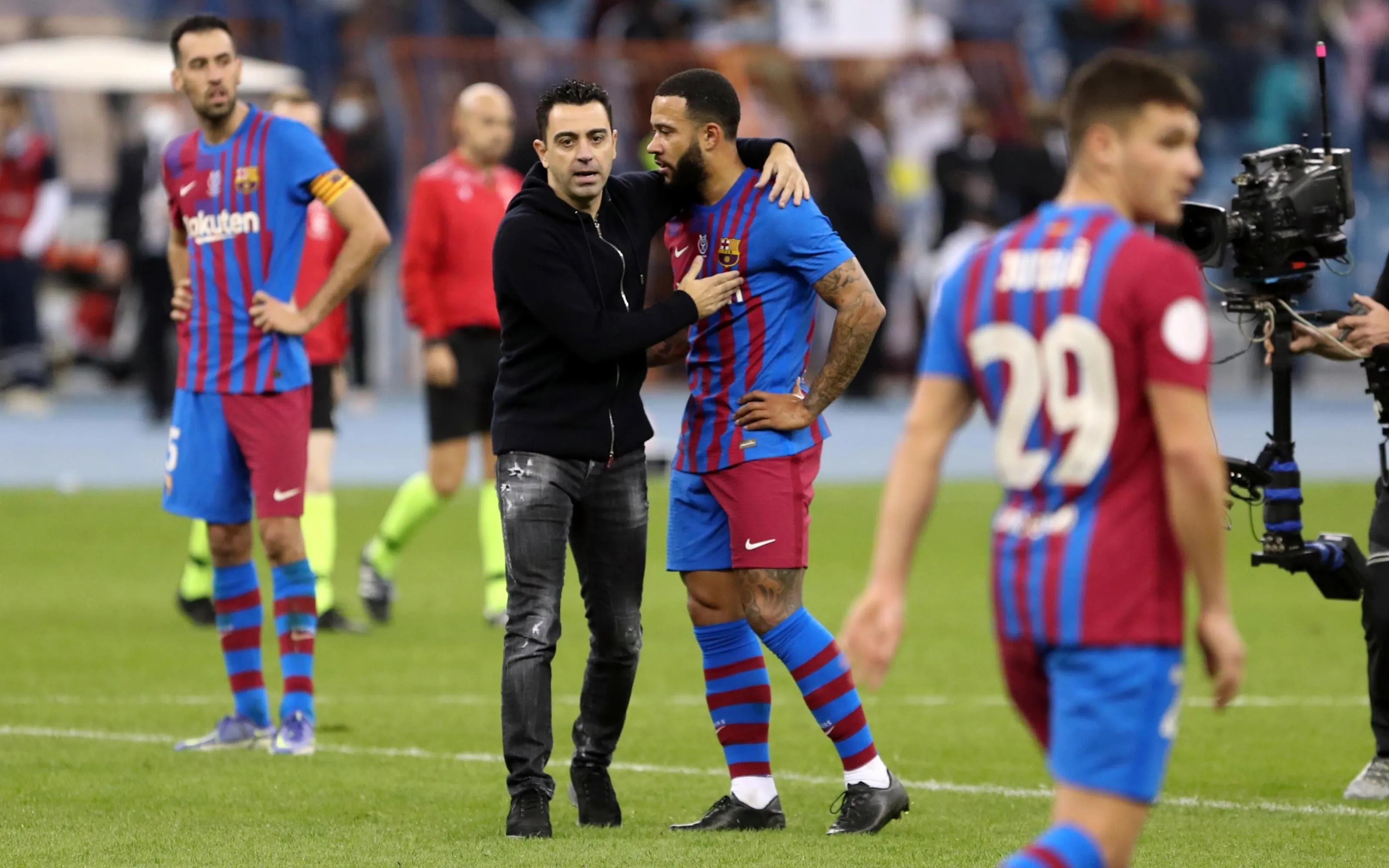 L''aneguet lleig' del vestidor del Barça després de la sortida de Memphis Depay, Xavi Hernández no el vol