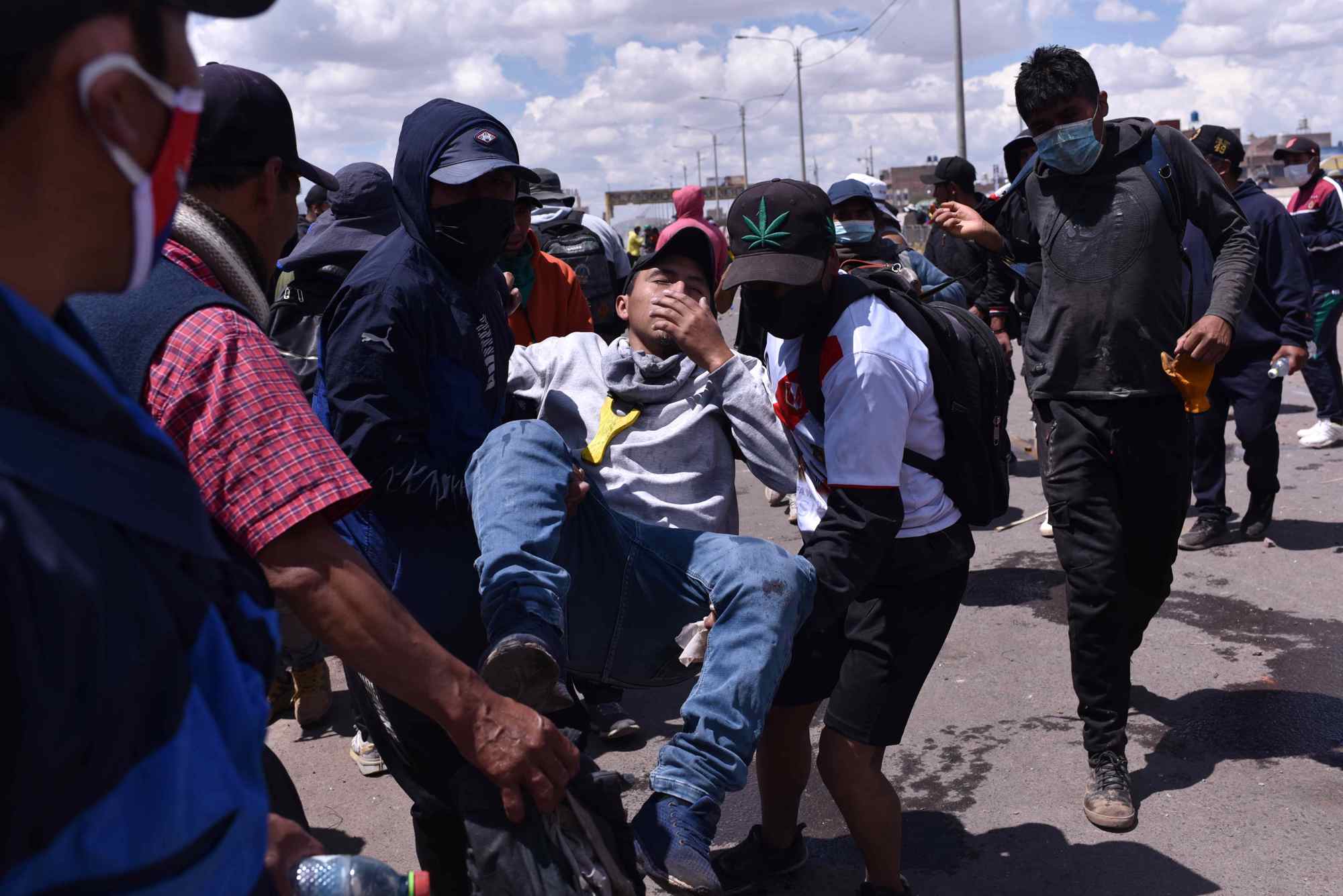 Jornada sangrienta de protestas en Perú: 17 manifestantes muertos