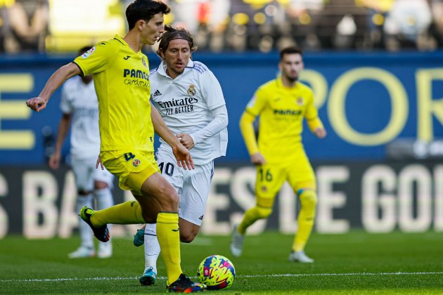 Luka Modric Pau Torres Madrid Villarreal / Foto: EFE -Biel Alino