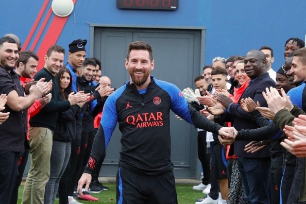 Messi aplausos PSG campeón del mundo / Foto: PSG - Europa Press