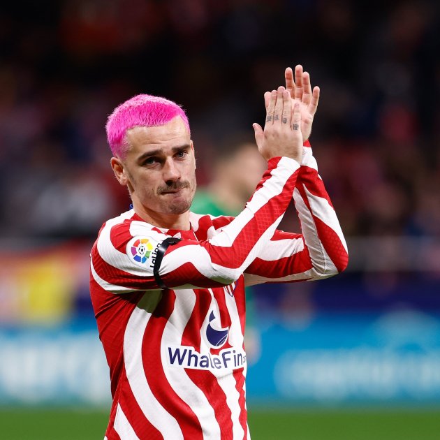 Antoine Griezmann aplaudiendo público / Foto: Europa Press