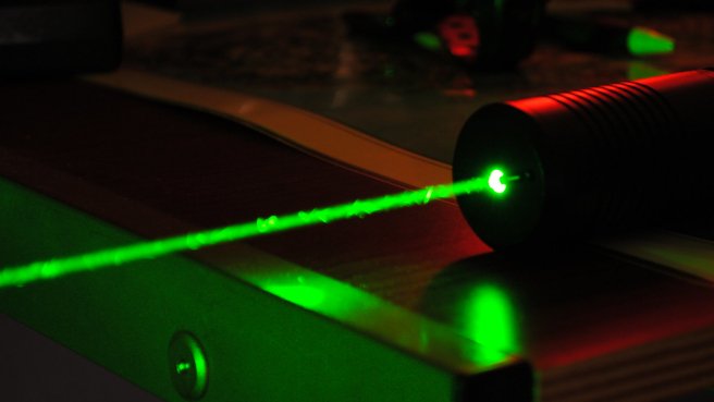 Il·luminar el front amb làser millora el rendiment intel·lectual