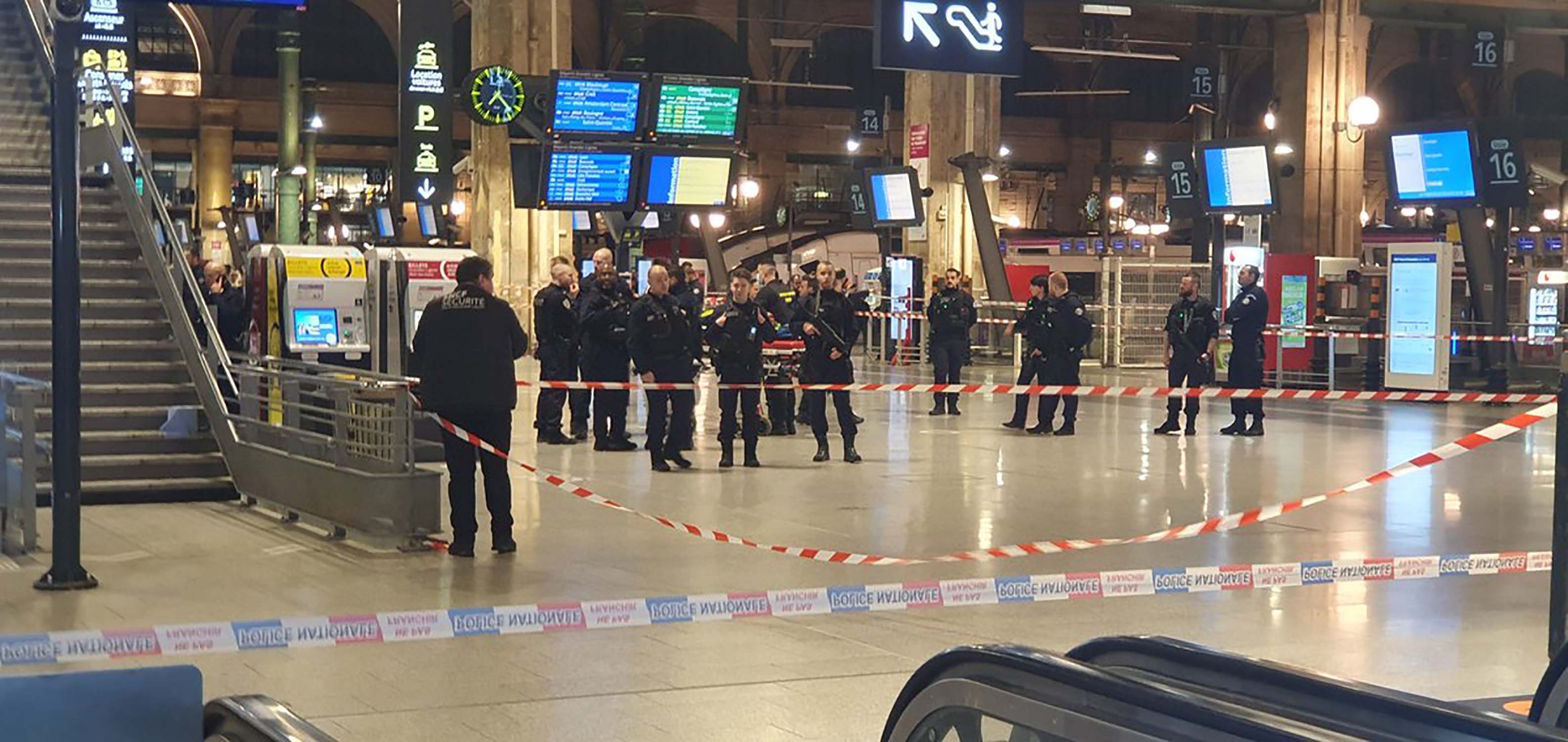 Neutralizado un hombre que ha apuñalado a varias personas en la estación del Norte de París
