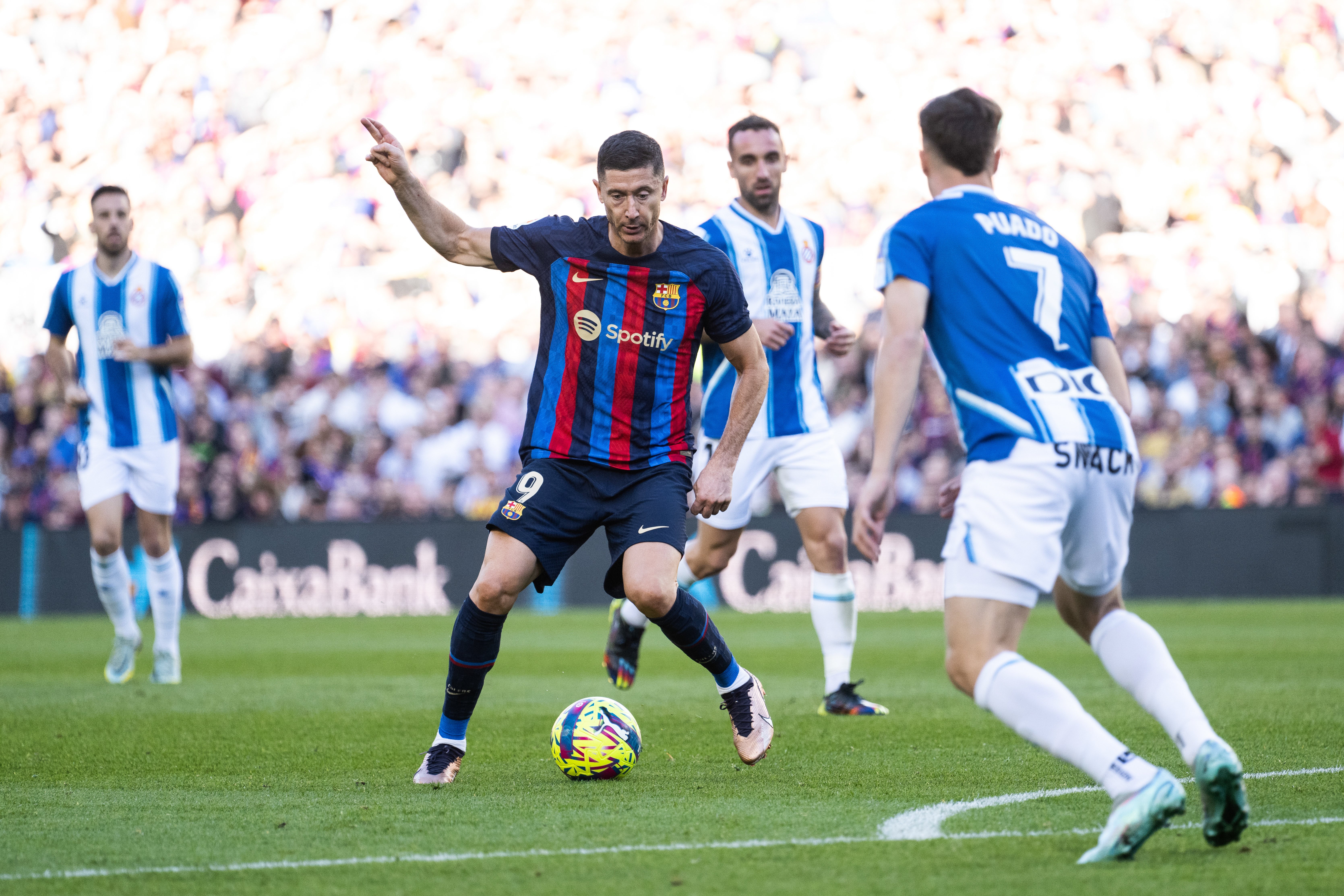 El Espanyol no gana al Barça: Lewandowski podía jugar el derbi