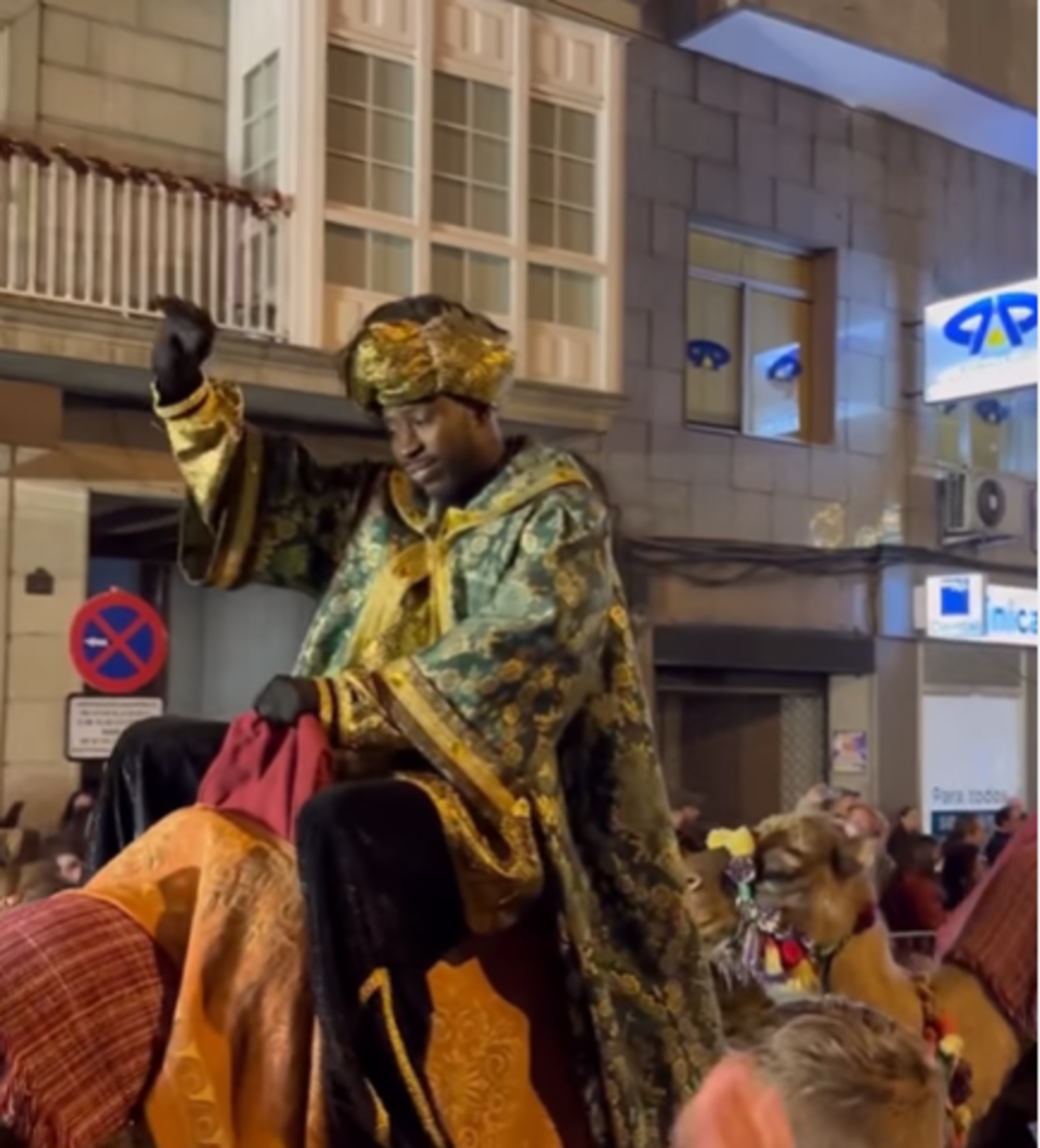Escándalo en Ourense: el rey Baltasar de la cabalgata estaba condenado por abusos sexuales