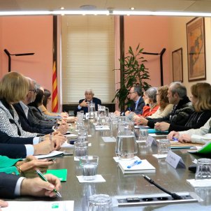 Salut intenta aplacar, sense èxit, els ànims dels metges pocs dies abans de la vaga