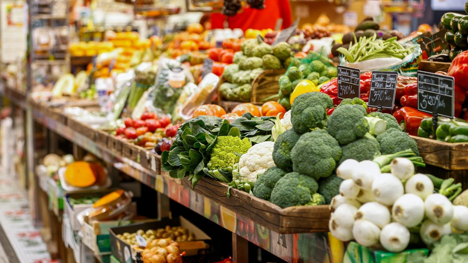 El Mercat de Tortosa estrena les illes de tast, un espai on degustar els productes comprats