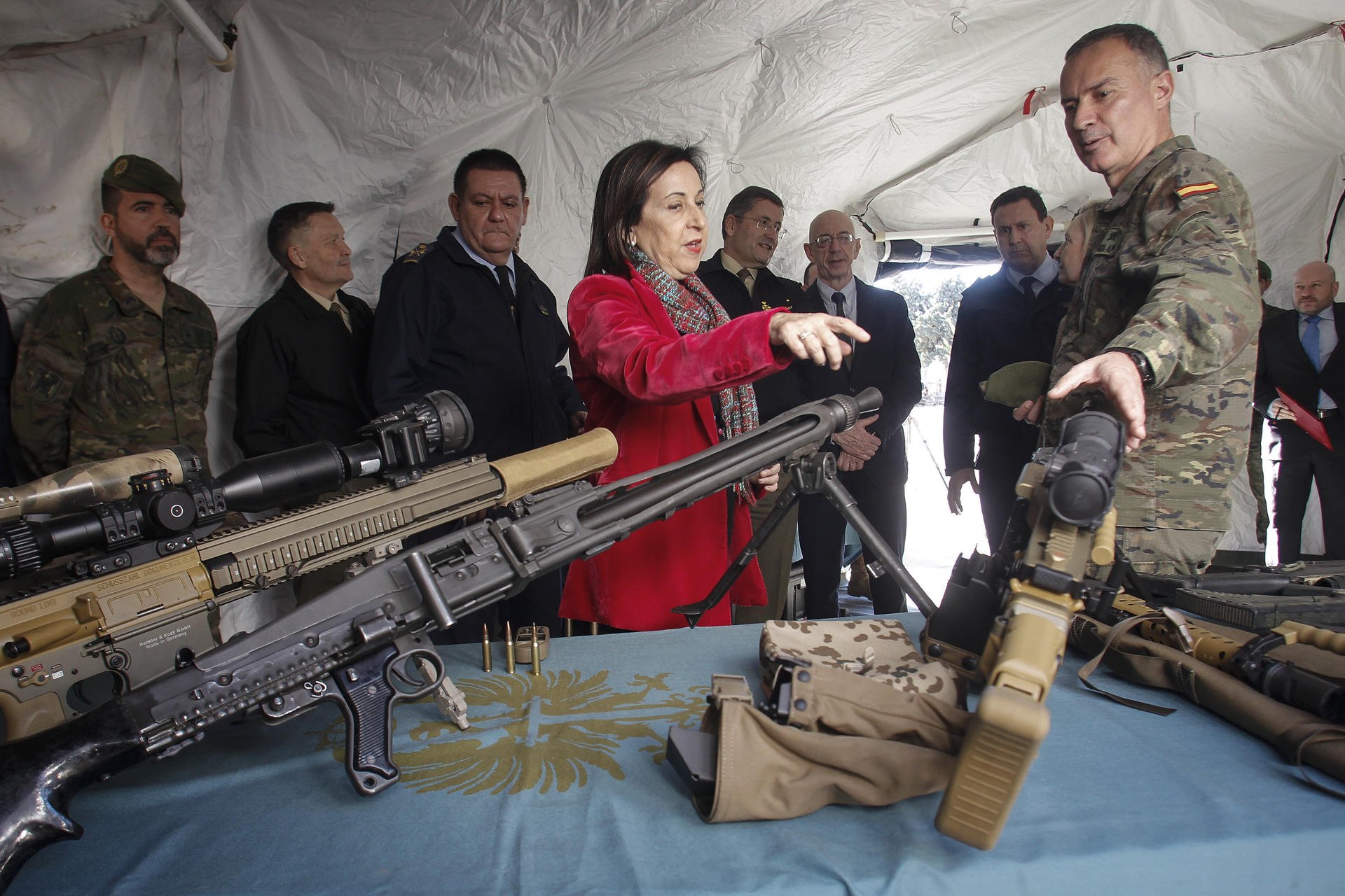 Margarita Robles pide invertir en armas: "La paz no nos la regalan"