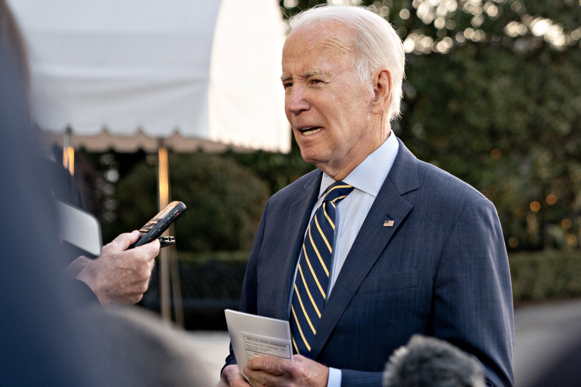 Biden afirma que le sorprendió el descubrimiento de documentos clasificados en una oficina suya