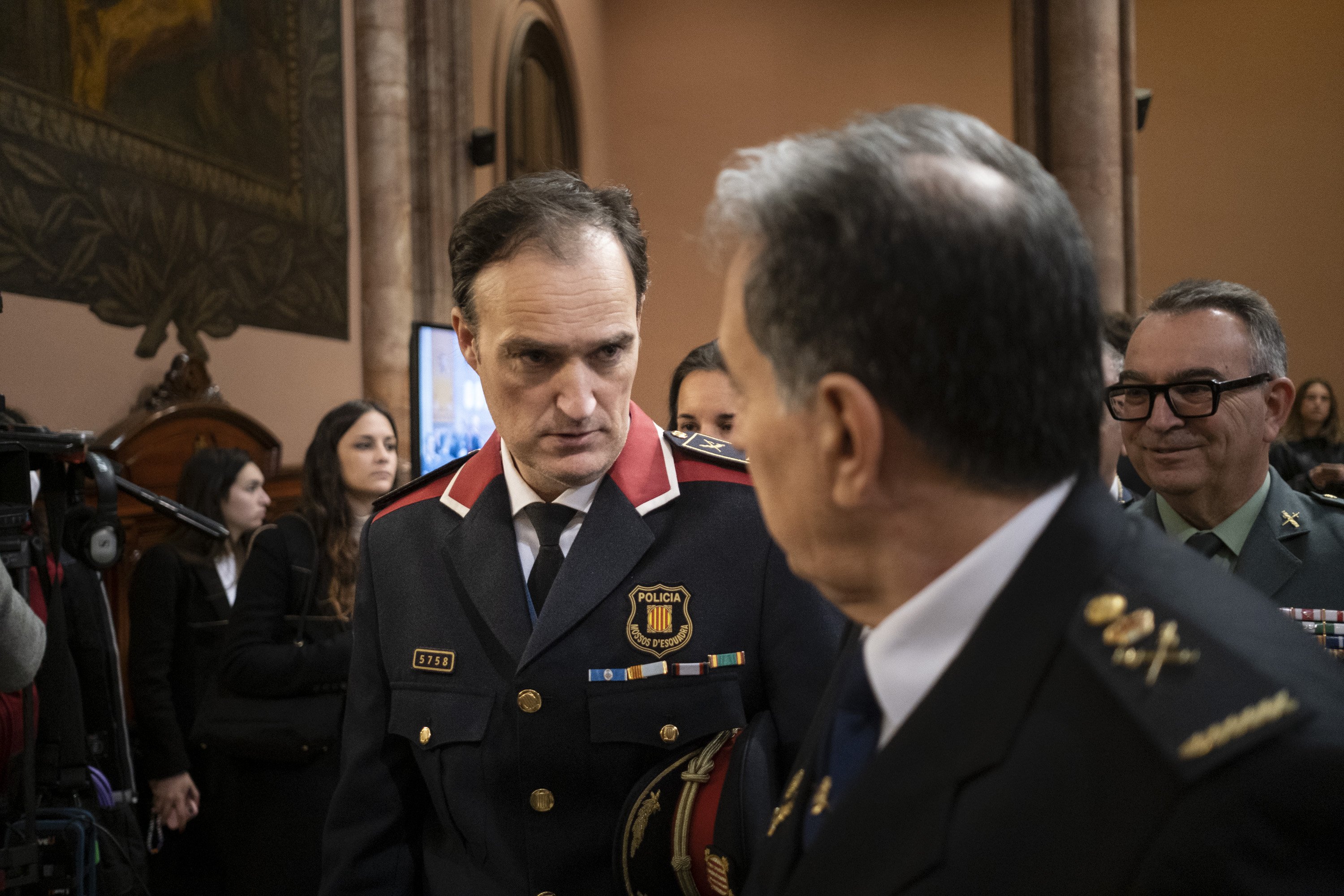 Sallent concentra las decisiones sobre la aplicación de la amnistía y blinda a los agentes de los Mossos
