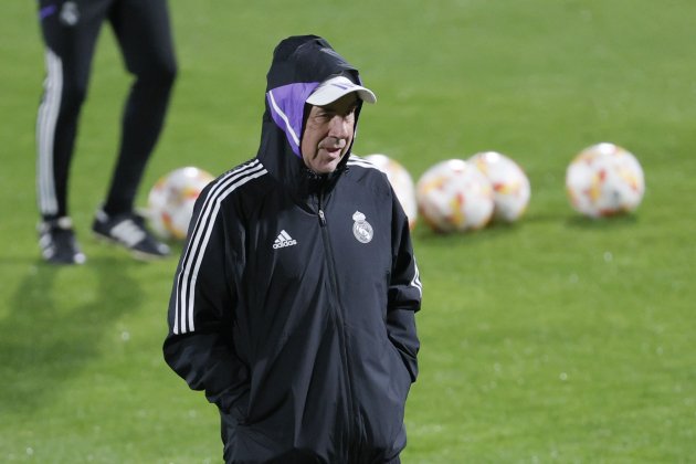 Carlo Ancelotti capucha / Foto: EFE - Juan Carlos Cárdenas Carlo Ancelotti capucha / Foto: EFE - Juan Carlos Cárdenas