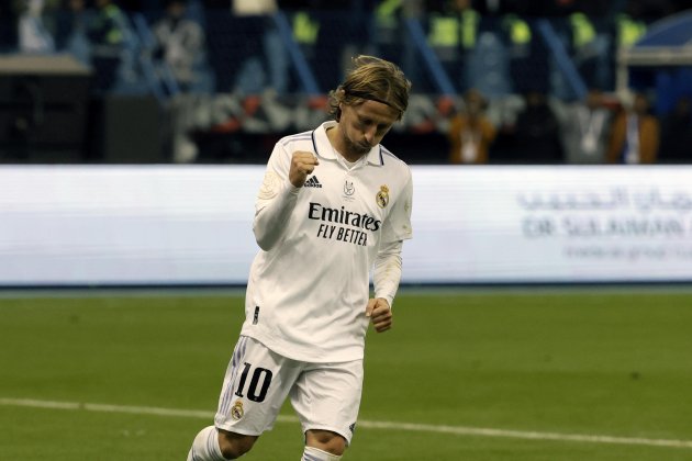 Luka Modric celebrant triomf Reial Madrid Supercopa / Foto: EFE - Juan Carlos Cárdenas