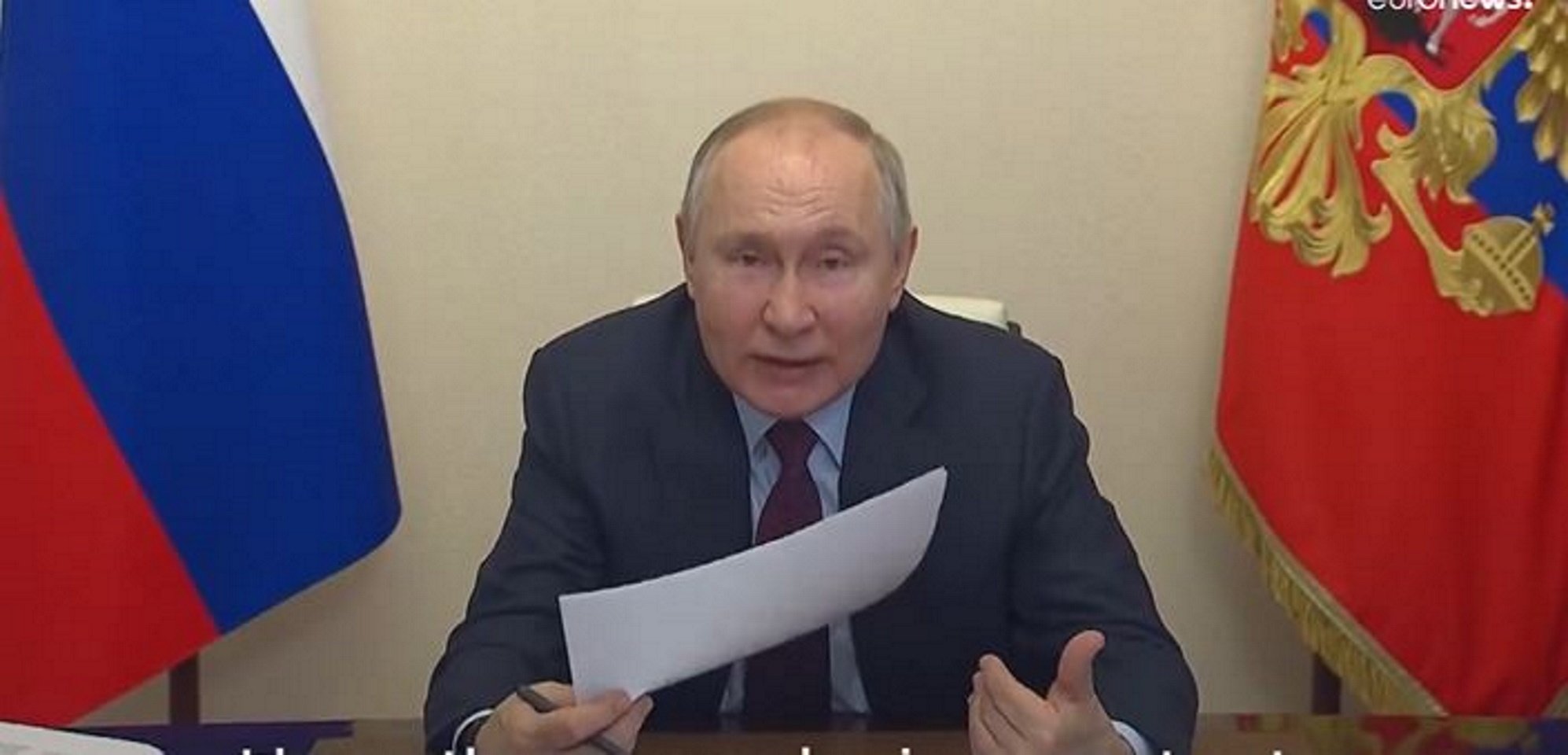 Putin perd els papers i esbronca un ministre: "Per què et fas el boig?"