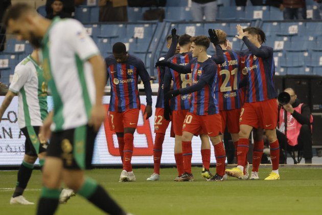 Lewandowski gol Barça Betis Supercopa de España / Foto: EFE