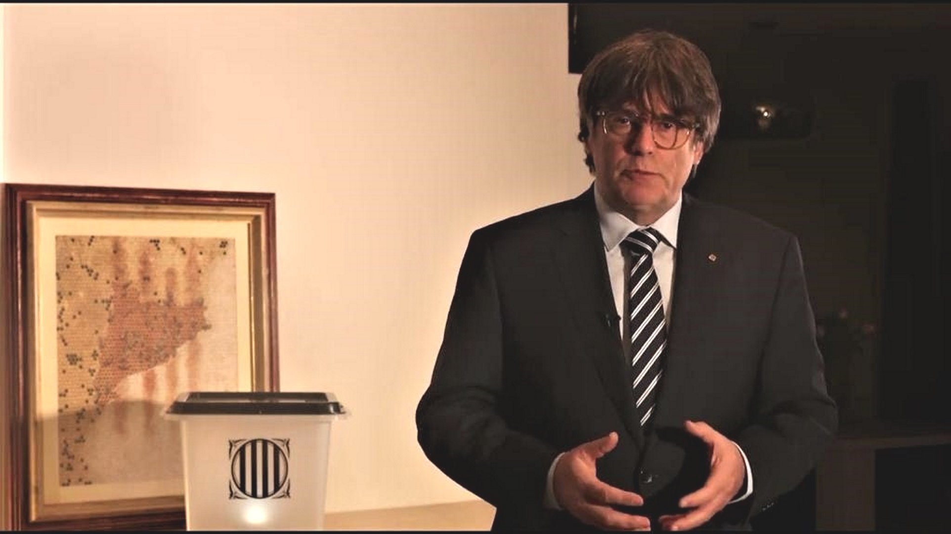 Carles Puigdemont replica a Llarena: "No tornaré ni emmanillat ni rendit davant d'un jutge espanyol"