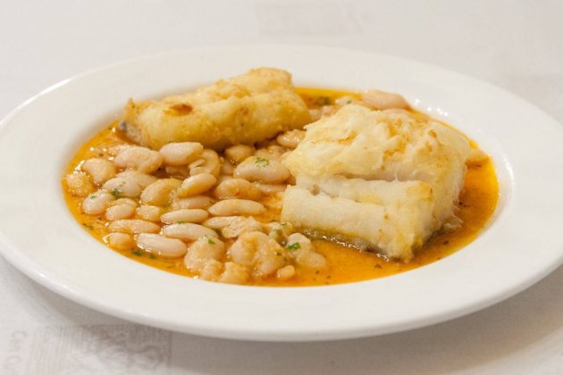 Judías con bacalao