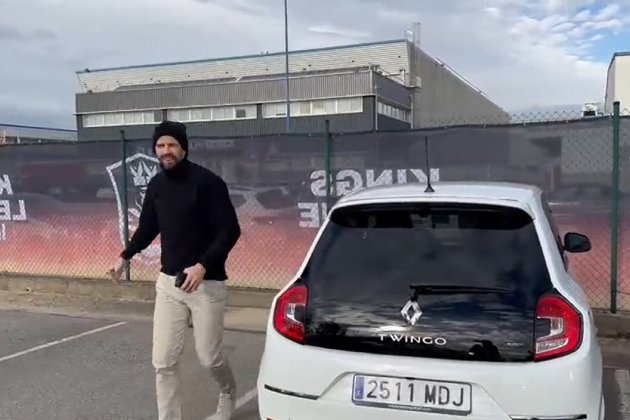 Pique conduce Twingo Twitter Pique conduce Twingo Twitter