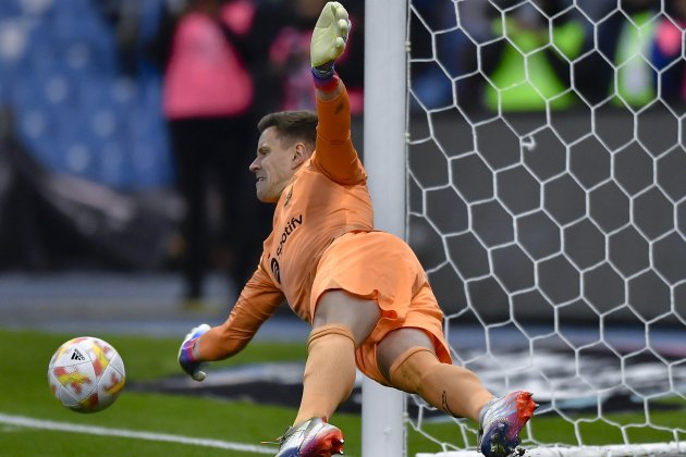 Ter Stegen parada|puesto penalti Barça Betis semifinales Supercopa de España / Foto: EFE Ter Stegen parada|puesto penalti Barça Betis semifinales Supercopa de España / Foto: EFE
