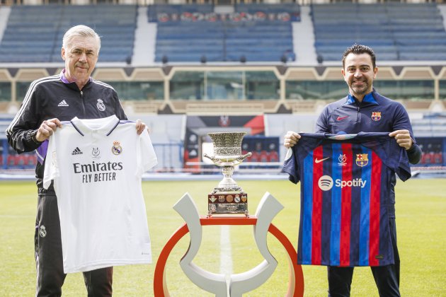 Xavi Hernández Carlo Ancelotti Supercopa España / Foto: EFE - Pablo García