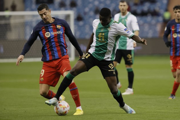 Lewandowski Supercopa Betis FC Barcelona / Foto: EFE - Juan Carlos Cárdenas Lewandowski Supercopa Betis FC Barcelona / Foto: EFE - Juan Carlos Cárdenas