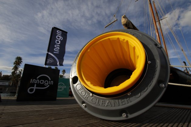 imagin ha instalado contenedores marinos flotantes en distintos puertos españoles que capturan residuos del mar imagin ha instalado contenedores marinos flotantes en distintos puertos españoles que capturan residuos del mar