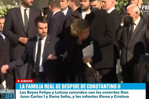 Sofía busca a Juan Carlos funeral TVE