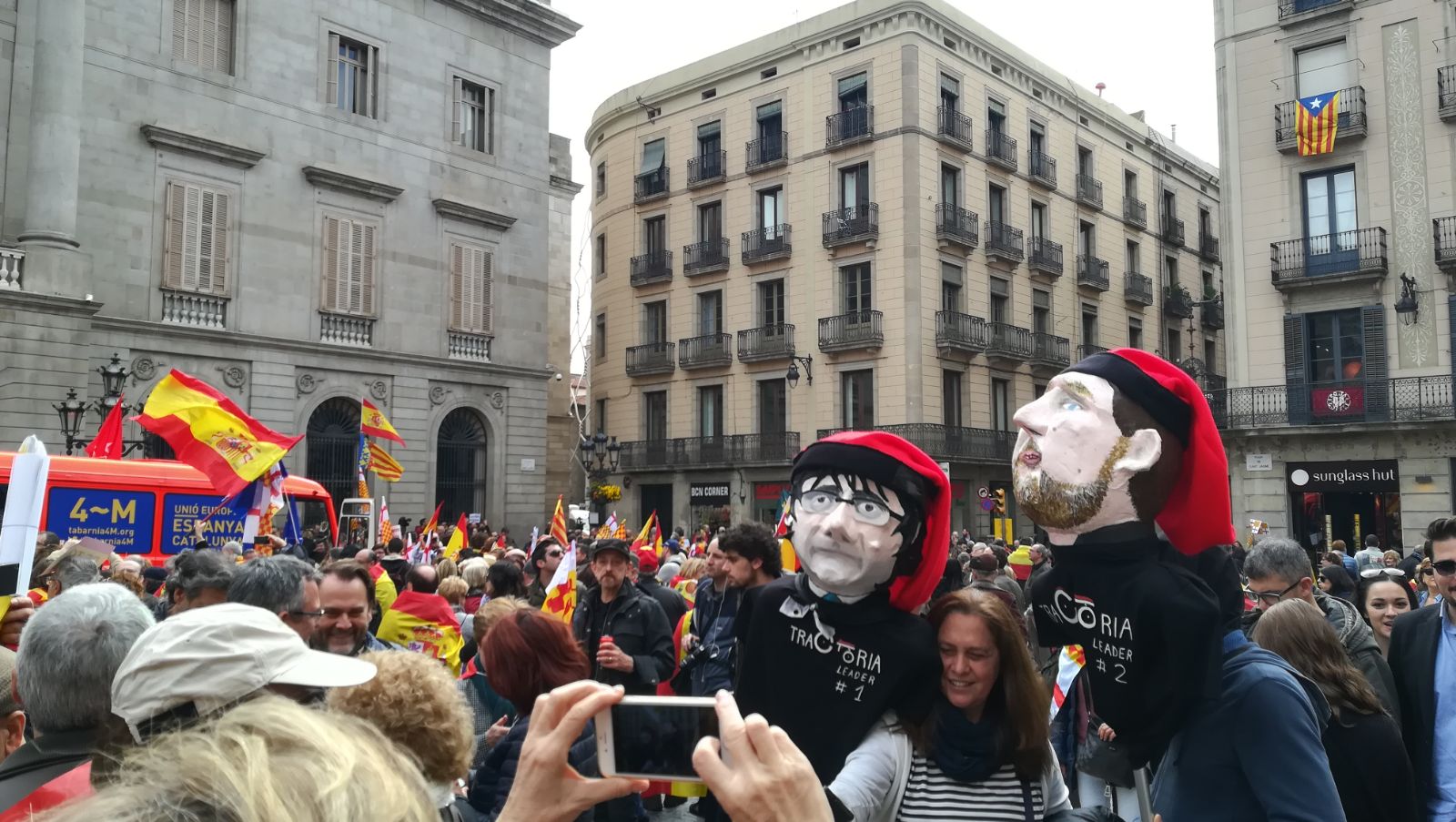 La manifestación de Tabàrnia reúne a 15.000 personas entre gritos españolistas