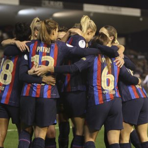 Jugadoras Barça femenino celebran gol / Foto: EFE
