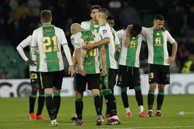 Betis consola Sergio Canales penal Copa / Foto: EFE