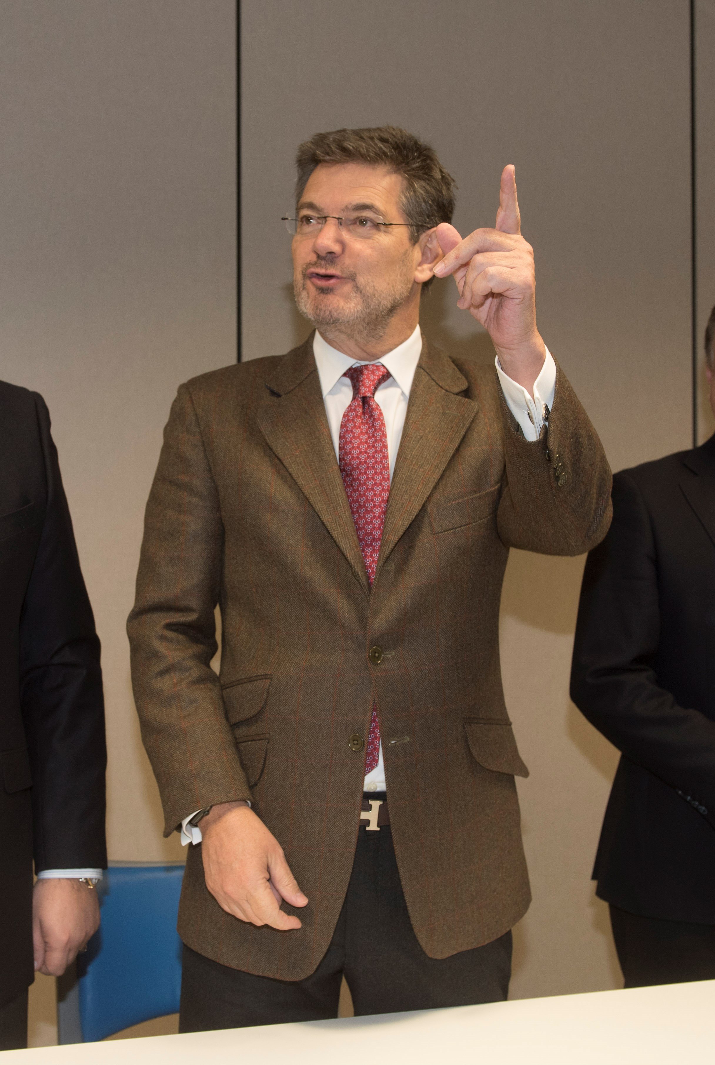 Catalá vol un Govern que "no obri debats fora de l'interès general"