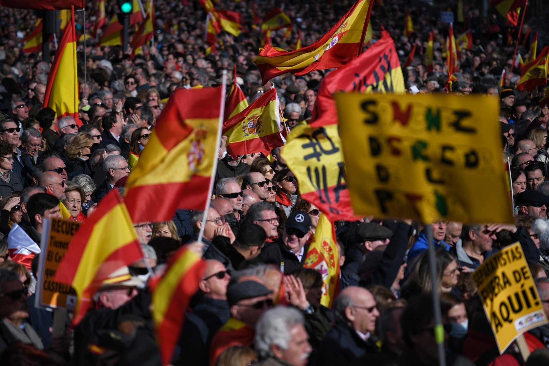 El rencor al independentismo supura en la manifestación ultra contra Sánchez en Madrid