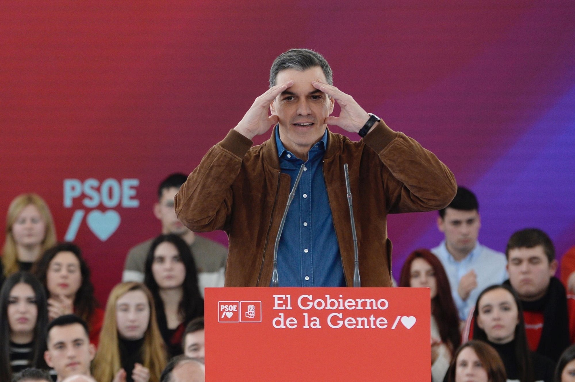 Sánchez sube el tono ofensivo y equipara la manifestación contra la cumbre con la ultra de Madrid