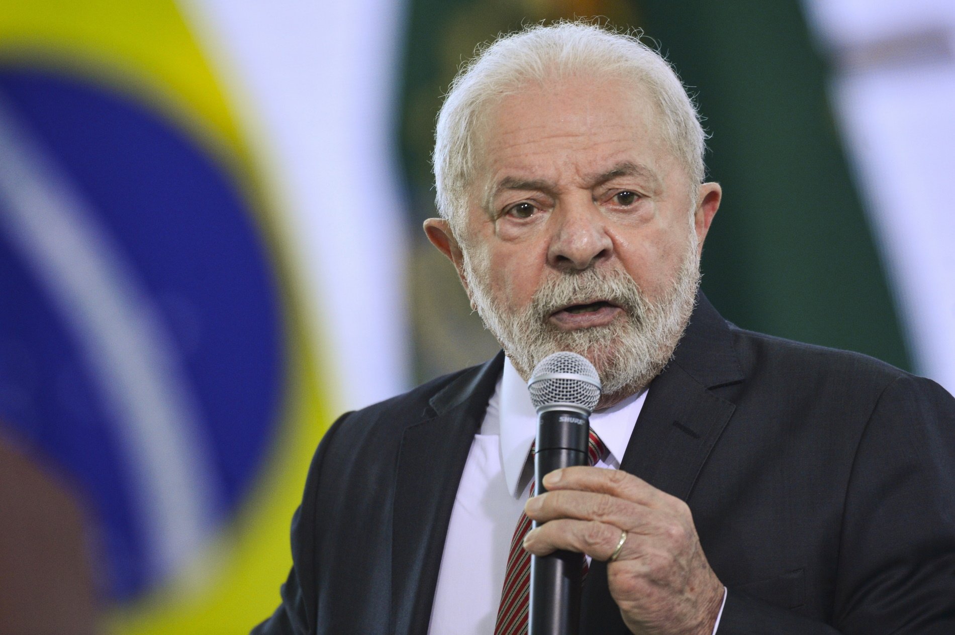 Lula da Silva destituye al jefe del ejército de Brasil