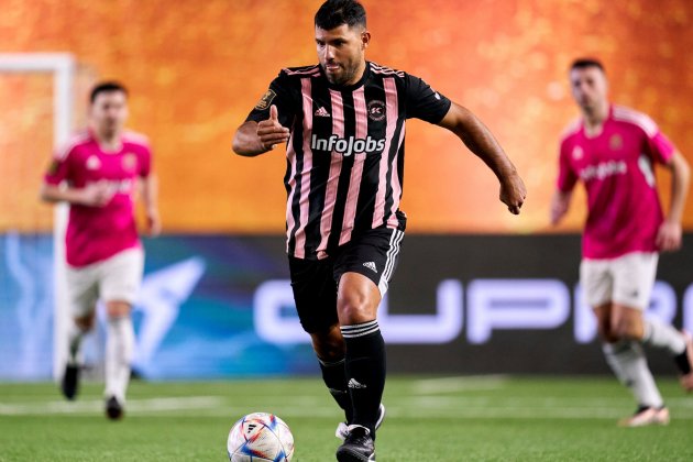 Kun Aguero en la Kings League conduint el pilota / Foto: Kings League Kun Aguero en la Kings League conduint el pilota / Foto: Kings League