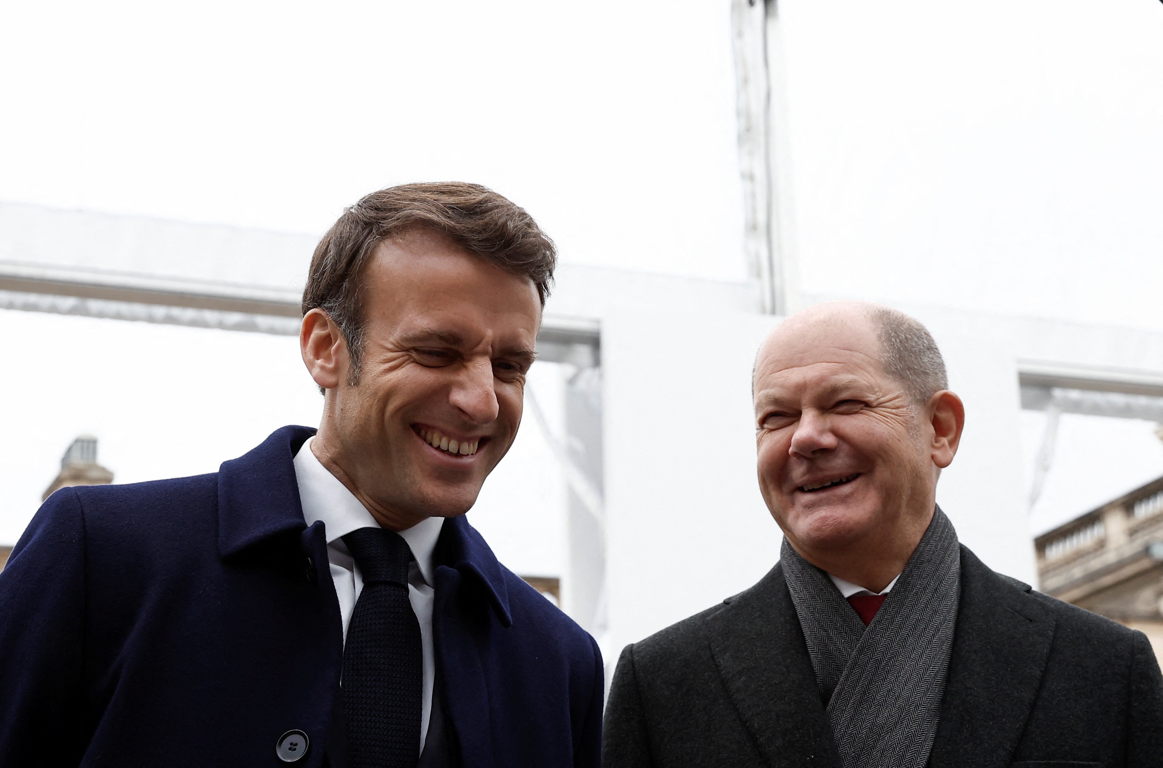 Emmanuel Macron vuelve al eje francoalemán después de la cumbre con Pedro Sánchez