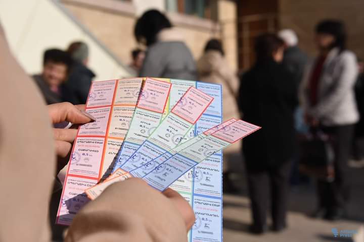 Situació límit a l'Alt Karabakh: cupons de menjar i talls de llum de sis hores