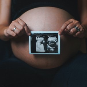 Què és la violència obstètrica i com afecta les dones?