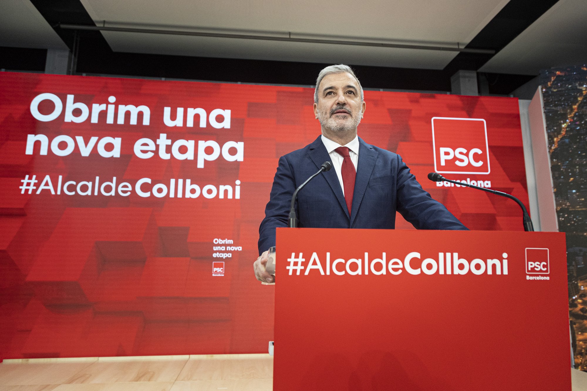 Collboni transforma la renuncia en un mitin: "Volveré al Ayuntamiento como nuevo alcalde de Barcelona"