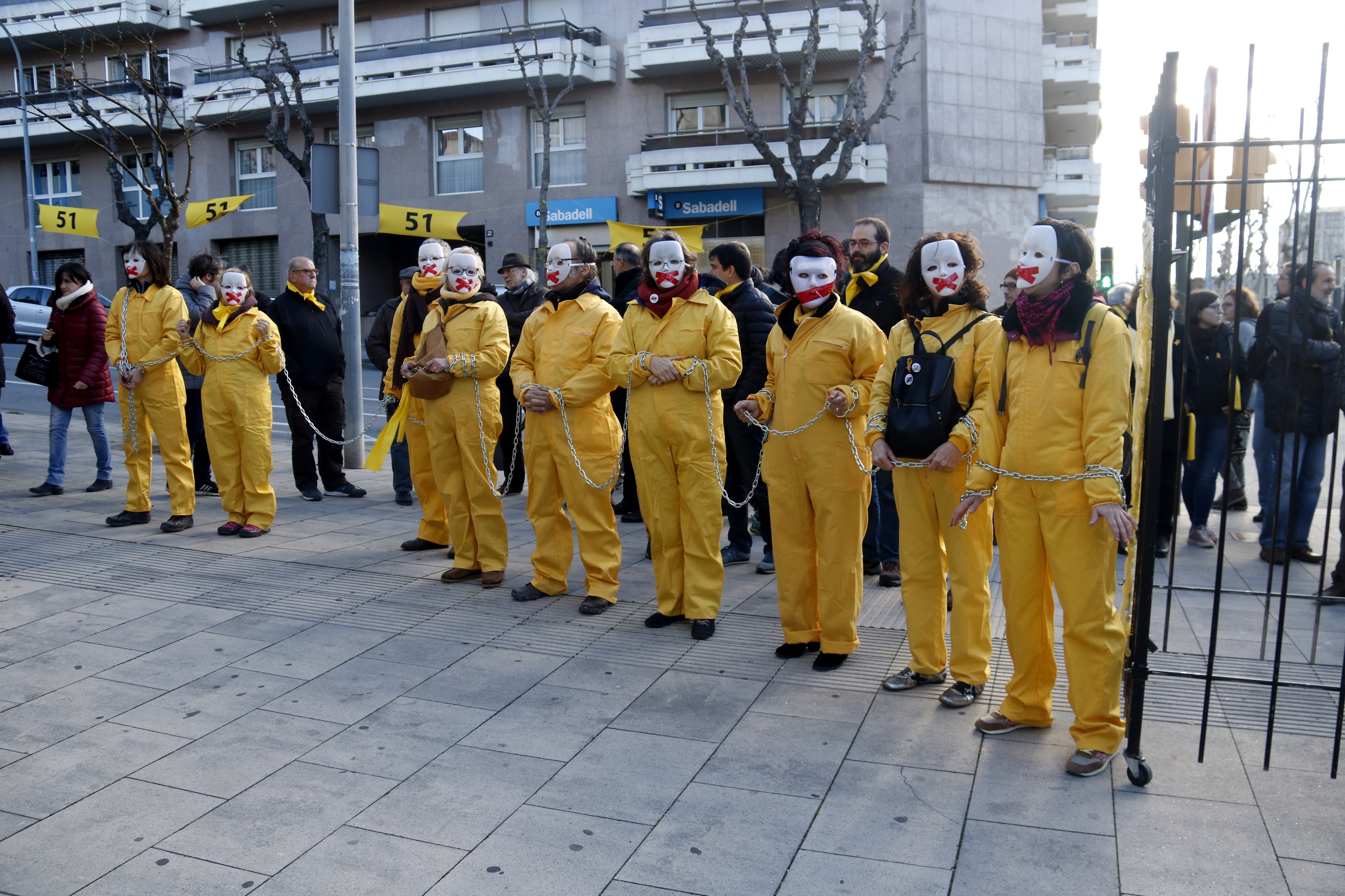 200 persones donen suport a Igualada als investigats per tallar l'A-2 el 8-N