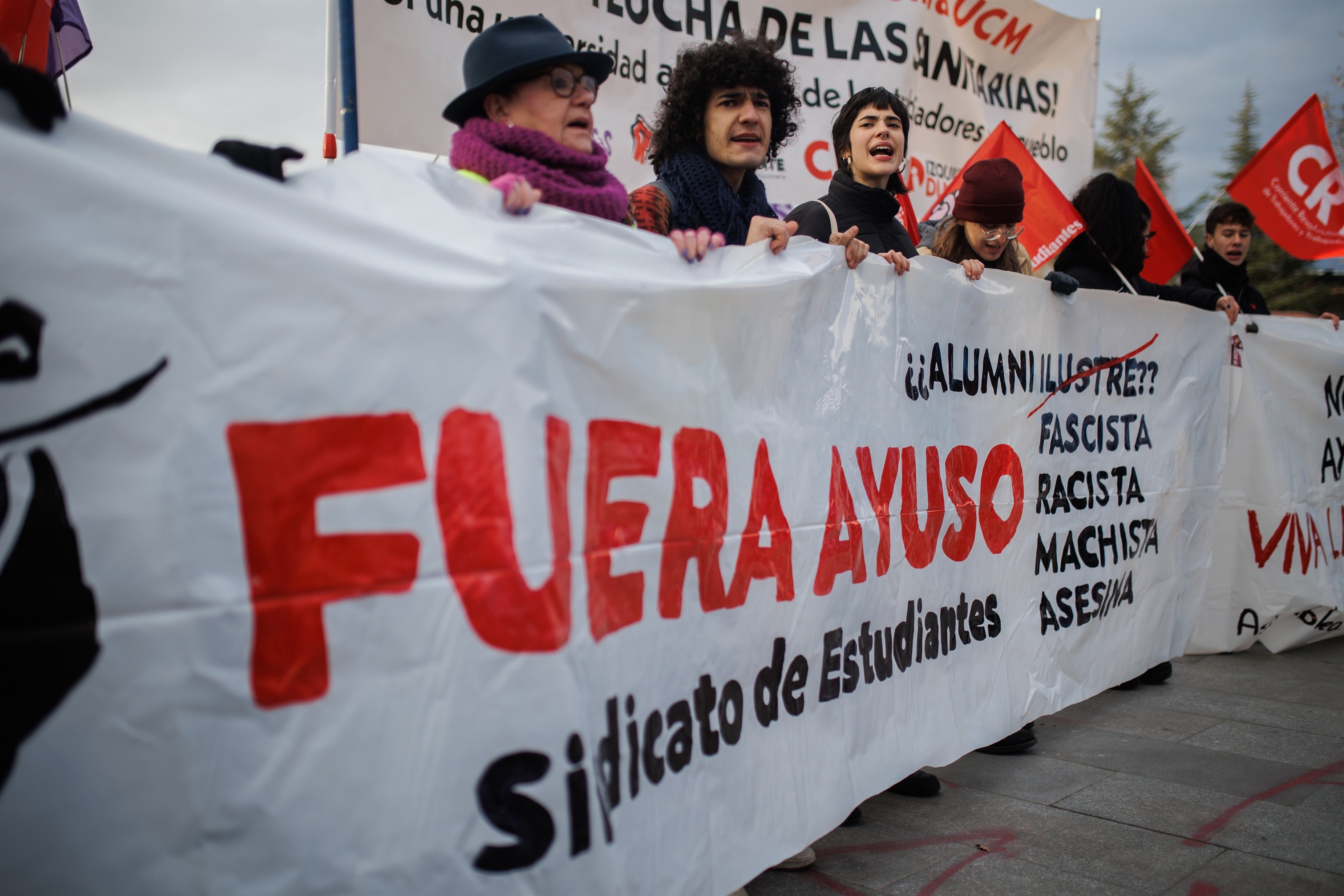 Revuelta estudiantil en la Complutense de Madrid contra un homenaje a Ayuso