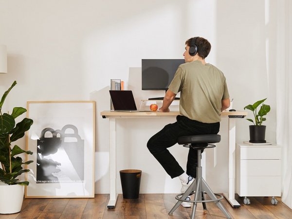 Eleva Desk Eleva Desk