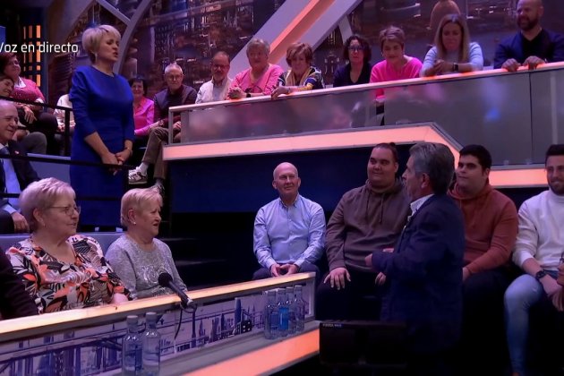 Revilla canta a su mujer Aurora Díez Antena 3 Revilla canta a su mujer Aurora Díez Antena 3