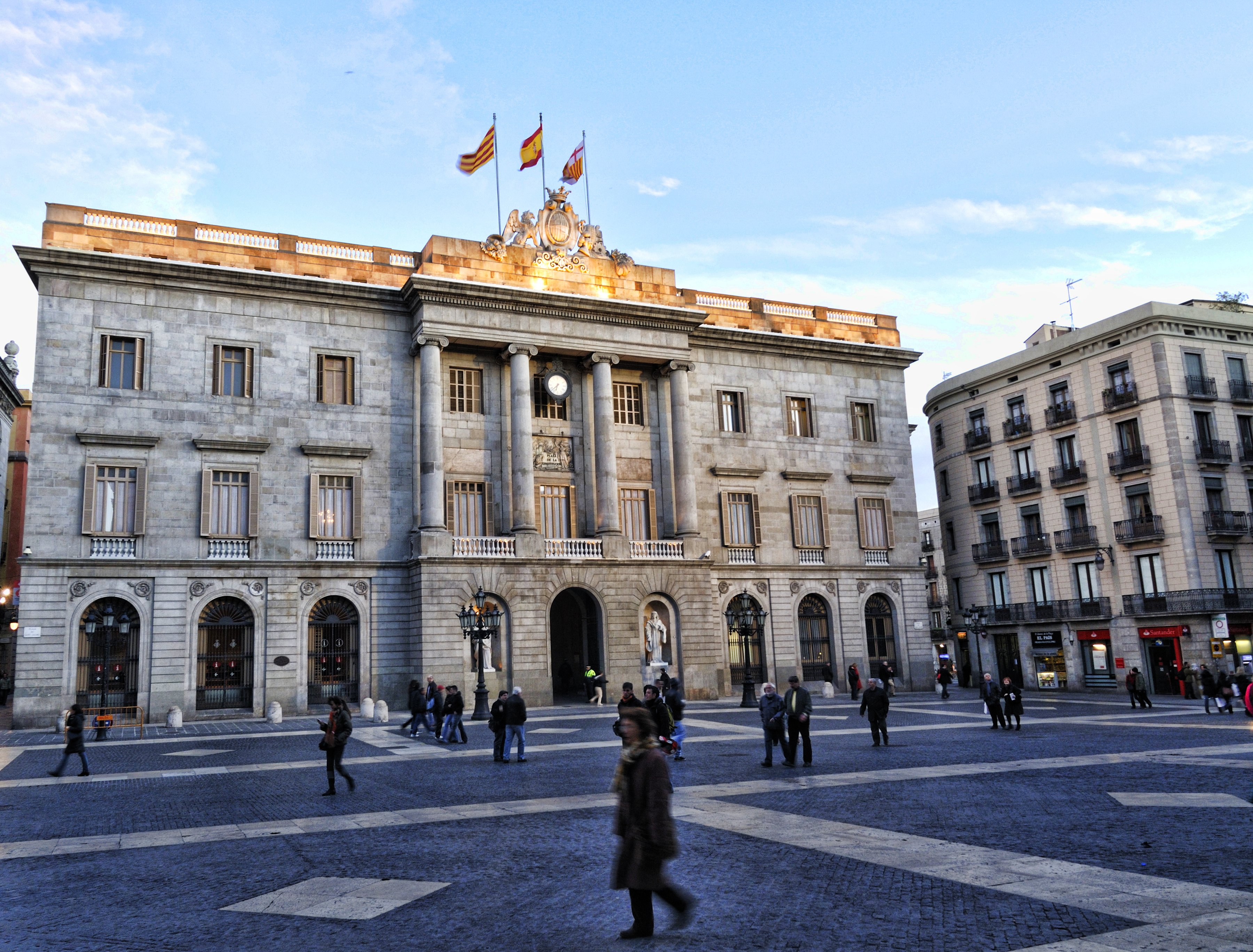 Osur concluye que Barcelona invierte menos en educación, servicios básicos y seguridad