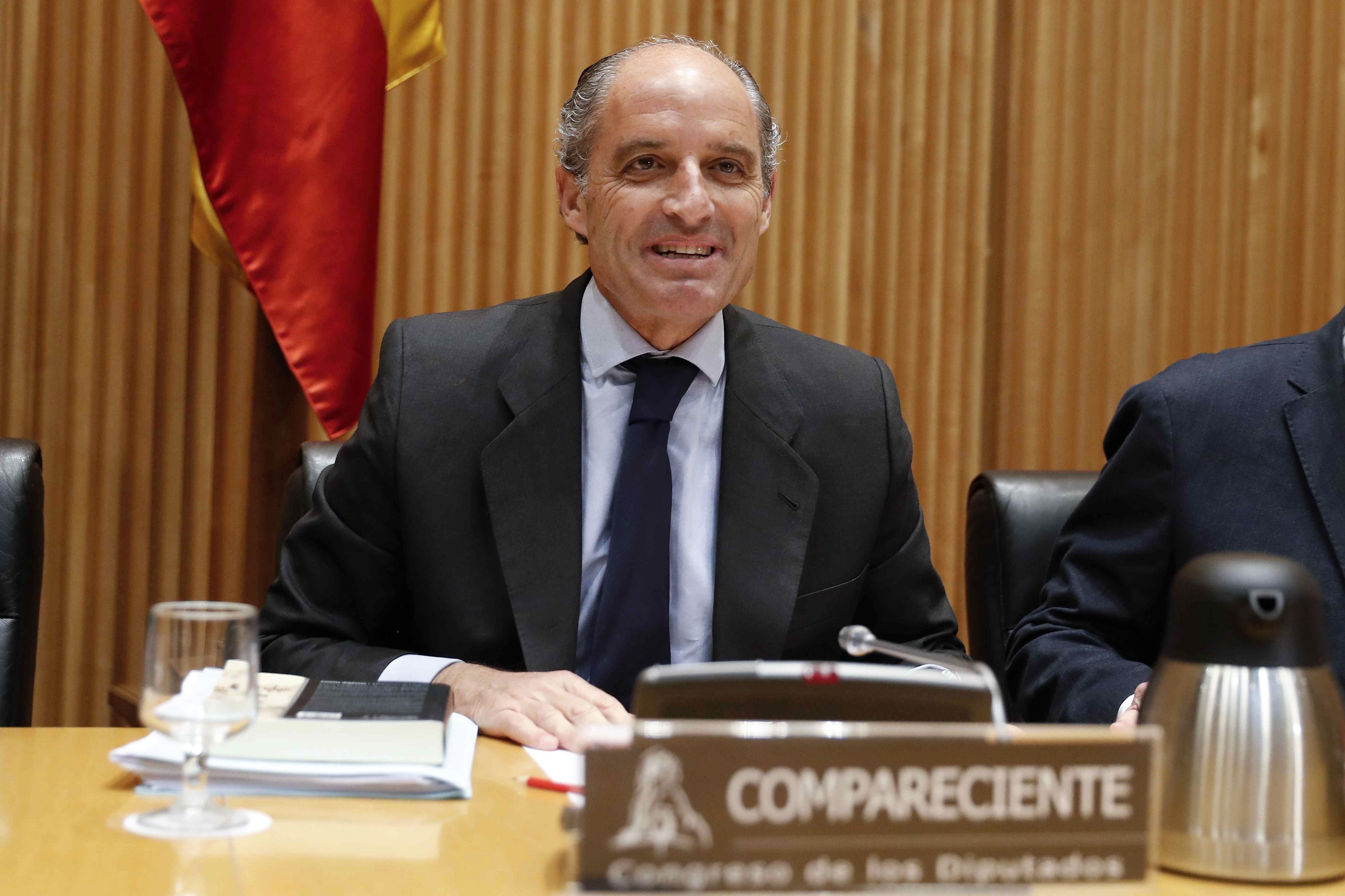 Camps, al Congrés: "Noto l'afecte del president Rajoy"