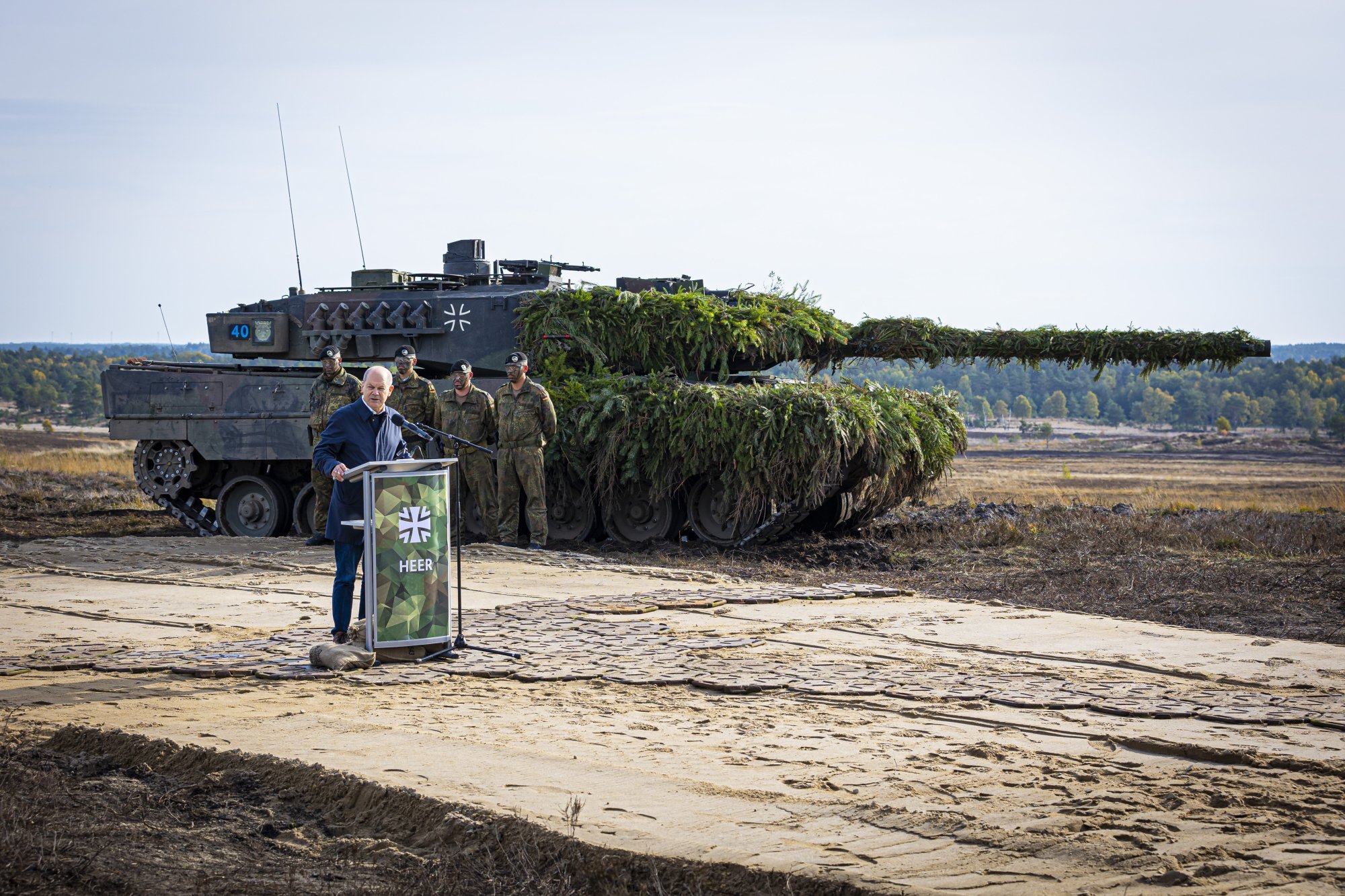 Alemanya cedeix a les pressions i enviarà els seus tancs Leopard 2 a Ucraïna