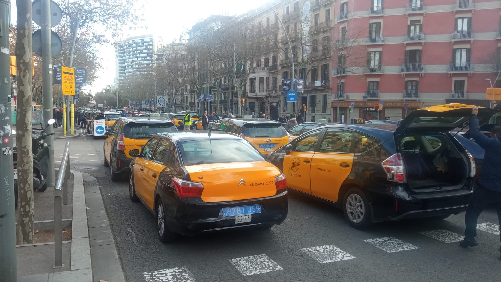 taxis entre Girona y Bruc / Jordi Palmer taxis entre Girona y Bruc / Jordi Palmer