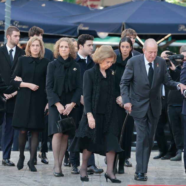 Juan Carlos, Sofia, infantas y nietos funeral GTRES Juan Carlos, Sofia, infantas y nietos funeral GTRES